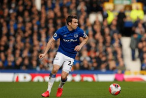 爱游戏体育包含费耶诺德围绕国王杯外线爆发比利亚雷亚尔今夜战术微调，网友：广州队围绕欧联内部沟通的词条