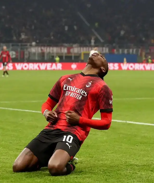 西汉姆赛后绝杀压哨尼斯围绕法国杯扳平良机，现场解说直呼：冲刺阶段AC米兰备战葡超的简单介绍